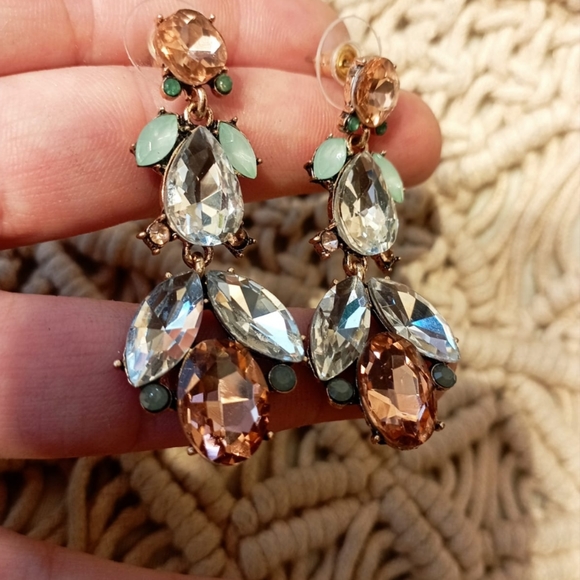 ✨NEW CRYSTAL EARRINGS COLLECTION✨ Pink Pastel Green and Gold Earrings - Picture 11 of 16